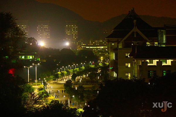 如何選購(gòu)三遙路燈控制器、無(wú)線遠(yuǎn)程景觀燈監(jiān)控系統(tǒng)